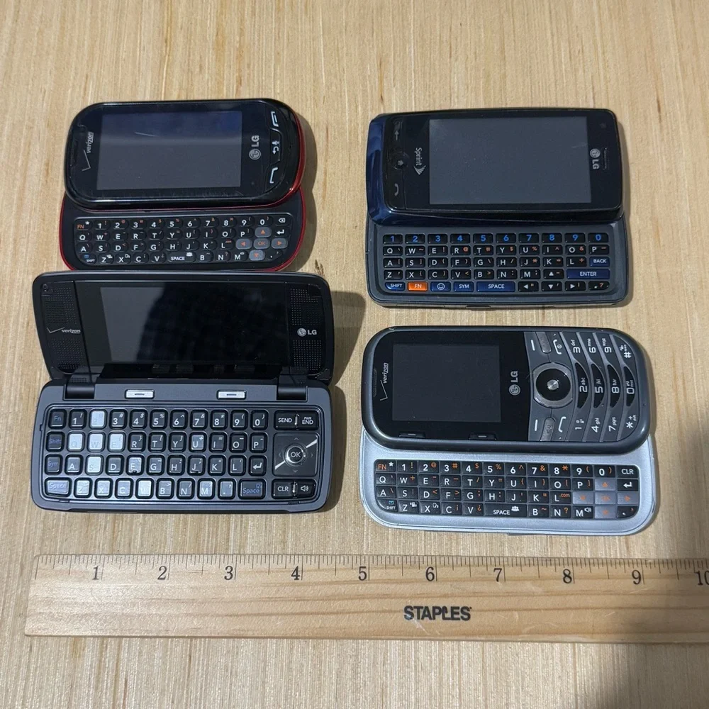 Lot Of 4 Vintage LG Flip Phones “UNTESTED” No Chargers Verizon Sprint,Read Info